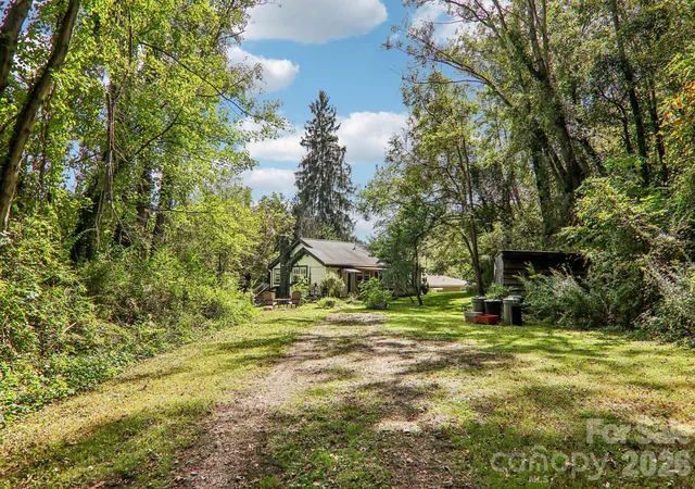 Photo 3 of Single family home for sale at 418 Sharptown Rd, Canton, NC 28716 | MLS# 4421203 | Listing updated on 2026-09-21