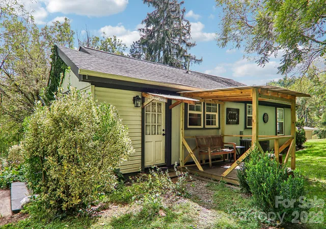 Photo 4 of Single family home for sale at 418 Sharptown Rd, Canton, NC 28716 | MLS# 4421203 | Listing updated on 2026-09-21