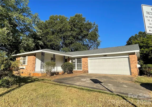 Single family home for sale at 400 S Shaver St, Salisbury, NC 28144 | MLS# 4421212 | Listing updated on 2026-09-21