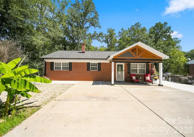Photo 2 of Single family home for sale at 100 30th Avenue Nw, Hickory, NC 28601 | MLS# 4421267 | Listing updated on 2026-09-22
