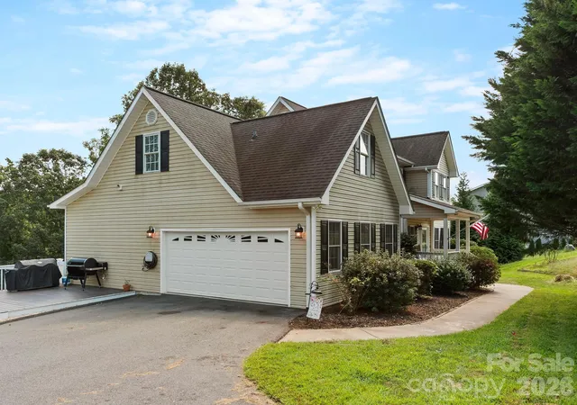 Photo 2 of Single family home for sale at 66 Azalea Dr, Weaverville, NC 28787 | MLS# 4421280 | Listing updated on 2026-09-05