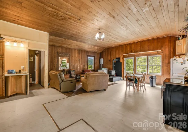 Photo 4 of Single family home for sale at 1712 Little Crk Rd, Hot Springs, NC 28743 | MLS# 4421283 | Listing updated on 2026-09-12