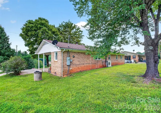Photo 3 of Single family home for sale at 2406 Nix Crk Rd, Marion, NC 28752 | MLS# 4421289 | Listing updated on 2026-10-09