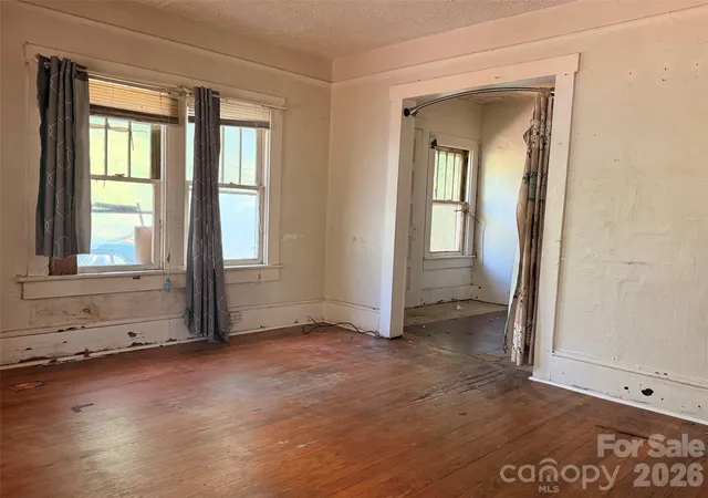 Photo 3 of Single family home for sale at 57 Mardell Cir, Asheville, NC 28806 | MLS# 4421293 | Listing updated on 2026-09-21