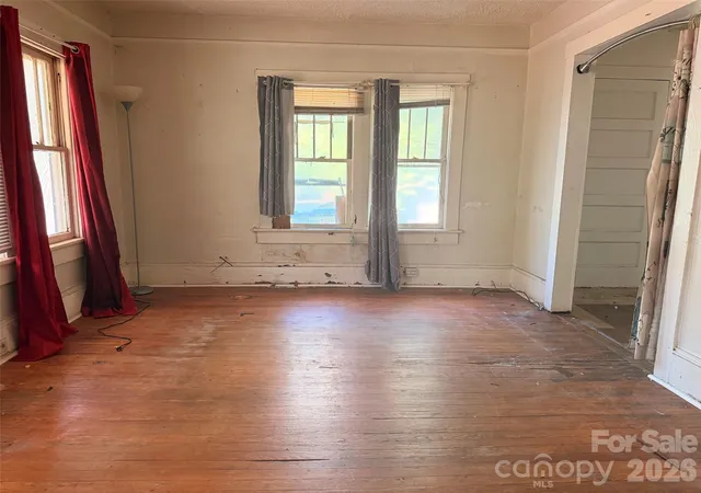 Photo 4 of Single family home for sale at 57 Mardell Cir, Asheville, NC 28806 | MLS# 4421293 | Listing updated on 2026-09-21