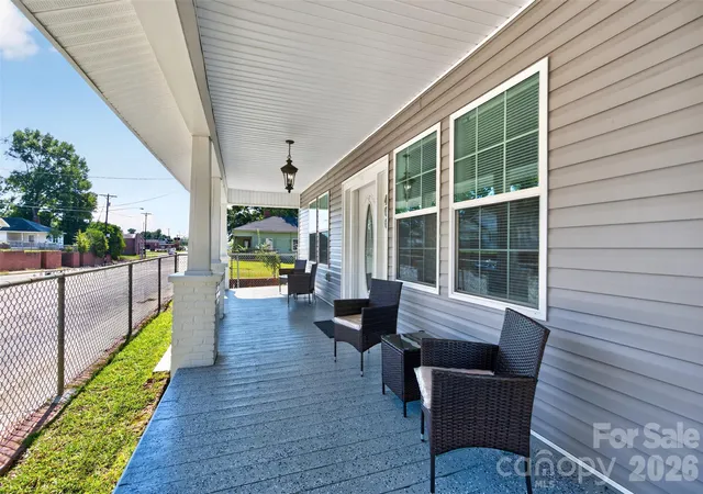 Photo 3 of Single family home for sale at 406 S Market St, Lancaster, SC 29720 | MLS# 4421298 | Listing updated on 2026-10-06