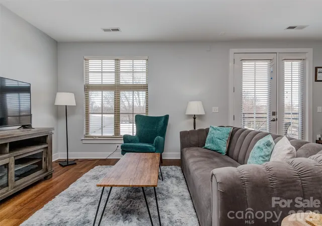 Photo 2 of Condo for sale at 1101 W 1st Street #211, Charlotte, NC 28202 | MLS# 4421311 | Listing updated on 2026-09-04