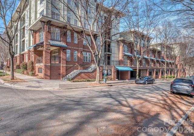 Photo 33 of Condo for sale at 1101 W 1st Street #211, Charlotte, NC 28202 | MLS# 4421311 | Listing updated on 2026-09-04