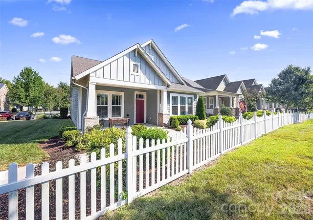 Photo 2 of Single family home for sale at 4245 Courtly Ln, Belmont, NC 28012 | MLS# 4421321 | Listing updated on 2026-09-30
