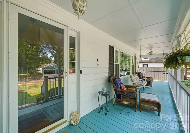 Photo 3 of Single family home for sale at 7812 Ridgeloch Pl, Charlotte, NC 28226 | MLS# 4421336 | Listing updated on 2026-09-19