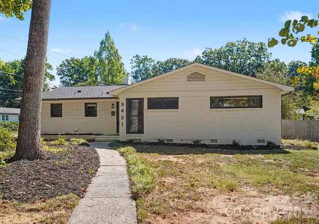 Single family home for sale at 5401 Seacroft Rd, Charlotte, NC 28210 | MLS# 4421337