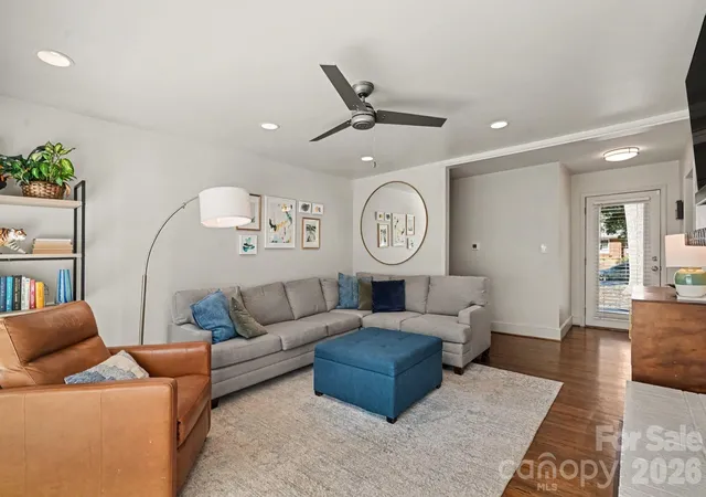 Photo 4 of Single family home for sale at 5401 Seacroft Rd, Charlotte, NC 28210 | MLS# 4421337 | Listing updated on 2026-10-01