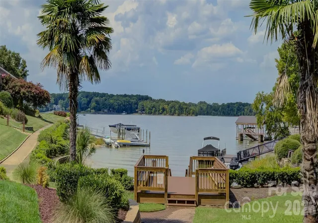 Photo 1 of Single family home for sale at 946 Lake Clb Dr, Rock Hill, SC 29732 | MLS# 4421341 | Listing updated on 2026-10-11