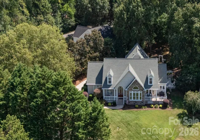 Photo 3 of Single family home for sale at 946 Lake Clb Dr, Rock Hill, SC 29732 | MLS# 4421341 | Listing updated on 2026-10-11