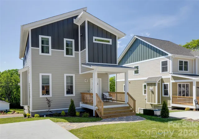 Photo 1 of Single family home for sale at 20 Loblolly Ln, Asheville, NC 28803 | MLS# 4421344 | Listing updated on 2026-09-29