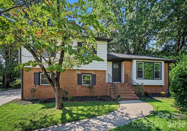 Photo 1 of Single family home for sale at 5324 Cheval Pl, Charlotte, NC 28205 | MLS# 4421359 | Listing updated on 2026-09-12