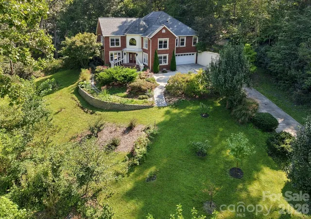 Photo 2 of Single family home for sale at 6 Kit Ct, Fletcher, NC 28732 | MLS# 4421367 | Listing updated on 2026-09-27