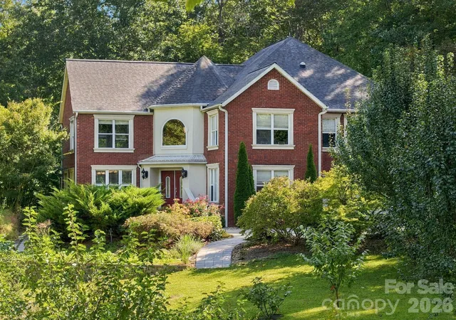 Photo 3 of Single family home for sale at 6 Kit Ct, Fletcher, NC 28732 | MLS# 4421367 | Listing updated on 2026-09-27