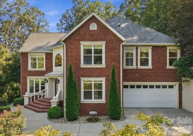 Photo 4 of Single family home for sale at 6 Kit Ct, Fletcher, NC 28732 | MLS# 4421367 | Listing updated on 2026-09-27