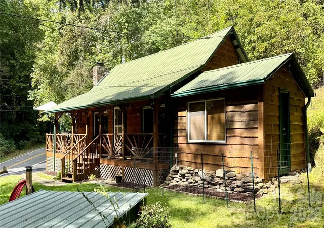 Photo 1 of Single family home for sale at 3387 Union Hl Rd, Whittier, NC 28789 | MLS# 4421408 | Listing updated on 2026-10-05