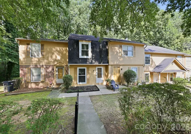 Photo 1 of Townhouse for sale at 4033 Briarhill Dr, Charlotte, NC 28215 | MLS# 4421413 | Listing updated on 2026-09-28