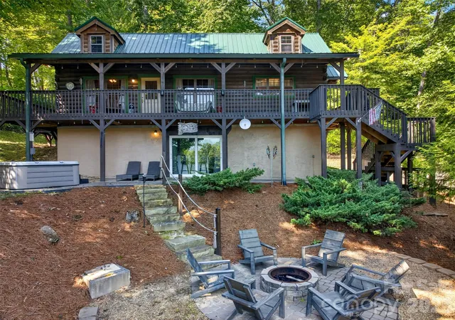 Photo 3 of Single family home for sale at 898 Morgan Hl Rd, Black Mountain, NC 28711 | MLS# 4421421 | Listing updated on 2026-10-18