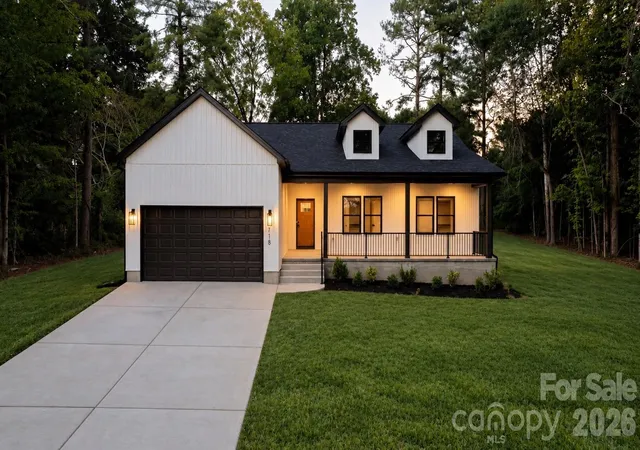 Photo 1 of Single family home for sale at 718 W 1st Street, Newton, NC 28658 | MLS# 4421430 | Listing updated on 2026-09-17