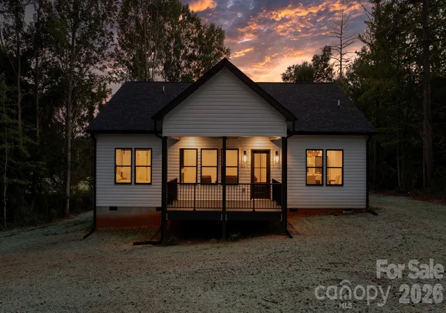 Photo 2 of Single family home for sale at 718 W 1st Street, Newton, NC 28658 | MLS# 4421430 | Listing updated on 2026-09-12