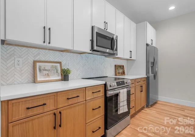 Photo 4 of Single family home for sale at 718 W 1st Street, Newton, NC 28658 | MLS# 4421430 | Listing updated on 2026-10-28