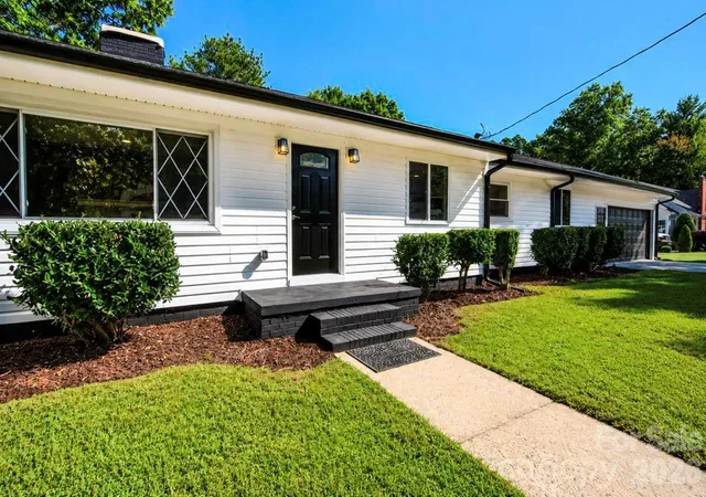 Photo 2 of Sale Pending at 300 King St, Monroe, NC 28110 | MLS# 4421432 | Listing updated on 2026-09-12
