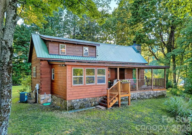 Photo 3 of Single family home for sale at 10 Camp Elliott Rd, Black Mountain, NC 28711 | MLS# 4421451 | Listing updated on 2026-10-05