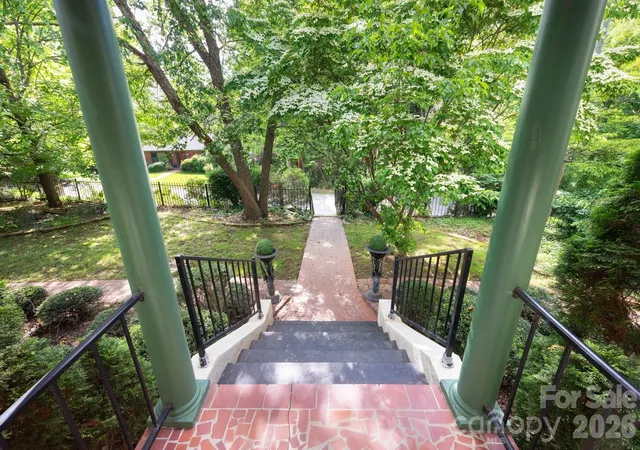 Photo 3 of Single family home for sale at 303 Country Clb Rd, Asheville, NC 28804 | MLS# 4421452 | Listing updated on 2026-09-22
