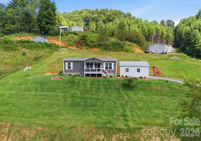 Photo 3 of Single family home for sale at 582 John Henry Rd, Burnsville, NC 28714 | MLS# 4421454 | Listing updated on 2026-09-07