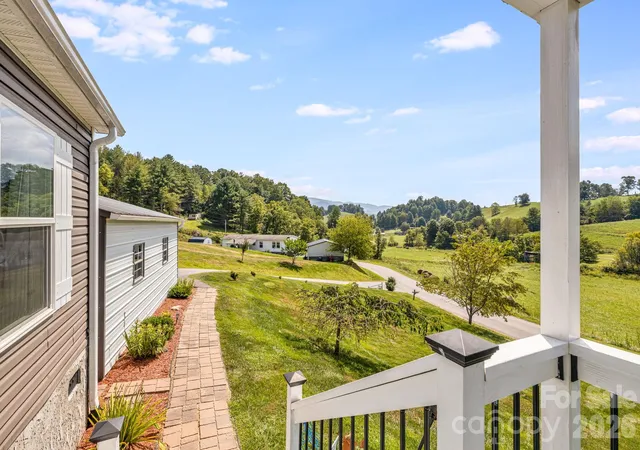 Photo 3 of Single family home for sale at 582 John Henry Rd, Burnsville, NC 28714 | MLS# 4421454 | Listing updated on 2026-09-07