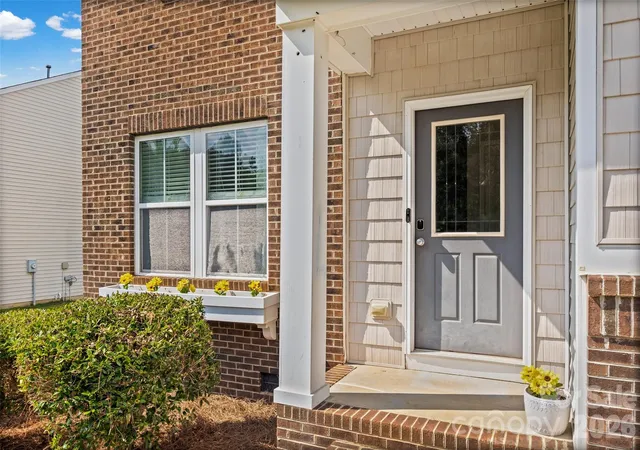 Photo 2 of Single family home for sale at 3011 Rhododendron Pl, Clover, SC 29710 | MLS# 4421456 | Listing updated on 2026-09-06