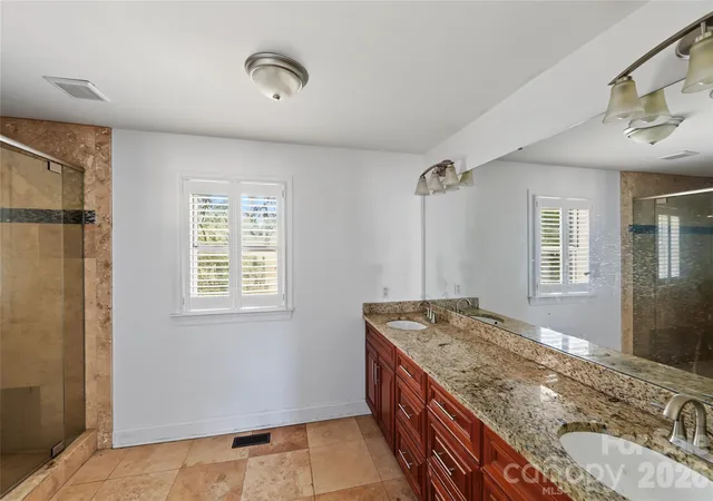 Photo 4 of Single family home for sale at 3453 Selwyn Ave, Charlotte, NC 28209 | MLS# 4421472 | Listing updated on 2026-10-28