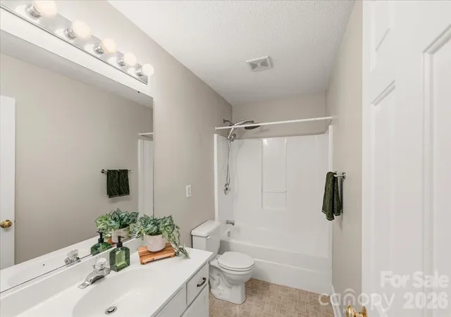 Photo 4 of Townhouse for sale at 136 Morgan Tr Dr SW, Valdese, NC 28690 | MLS# 4421484 | Listing updated on 2026-09-24
