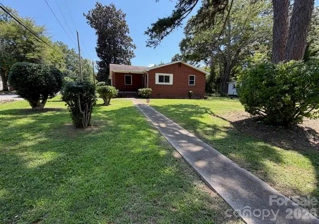 Photo 1 of Single family home for sale at 1044 Short St, Salisbury, NC 28144 | MLS# 4421490 | Listing updated on 2026-10-02