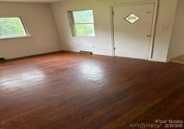 Photo 3 of Single family home for sale at 1044 Short St, Salisbury, NC 28144 | MLS# 4421490 | Listing updated on 2026-10-02