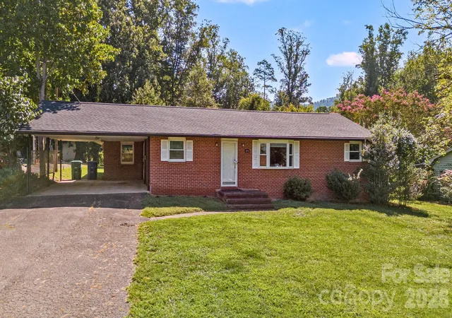 Photo 2 of Single family home for sale at 376 School Rd E, Asheville, NC 28803 | MLS# 4421506 | Listing updated on 2026-09-25