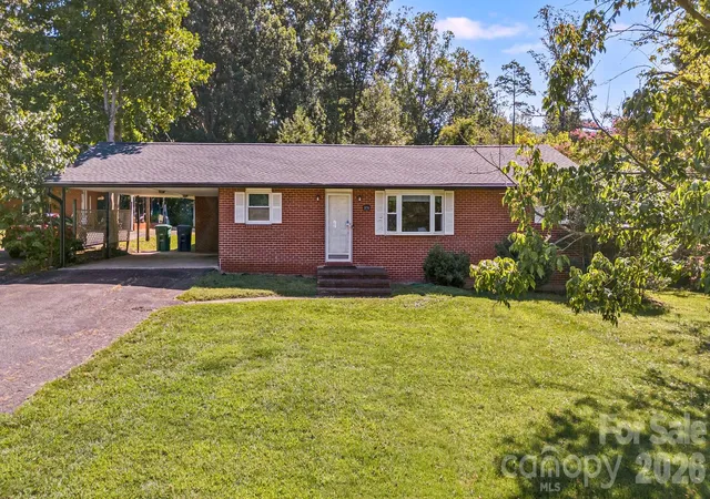 Photo 3 of Single family home for sale at 376 School Rd E, Asheville, NC 28803 | MLS# 4421506 | Listing updated on 2026-09-25