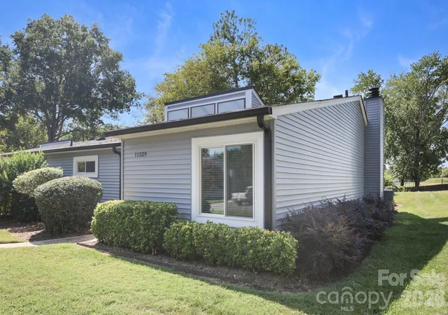 Photo 3 of Condo for sale at 11529 Turn Stone Ct, Charlotte, NC 28226 | MLS# 4421533 | Listing updated on 2026-09-08