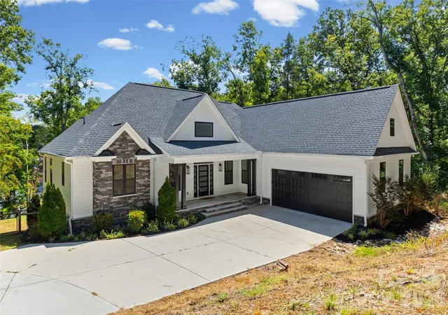 Photo 3 of Single family home for sale at 5049 Titanic Rd, Rock Hill, SC 29732 | MLS# 4421542 | Listing updated on 2026-09-23