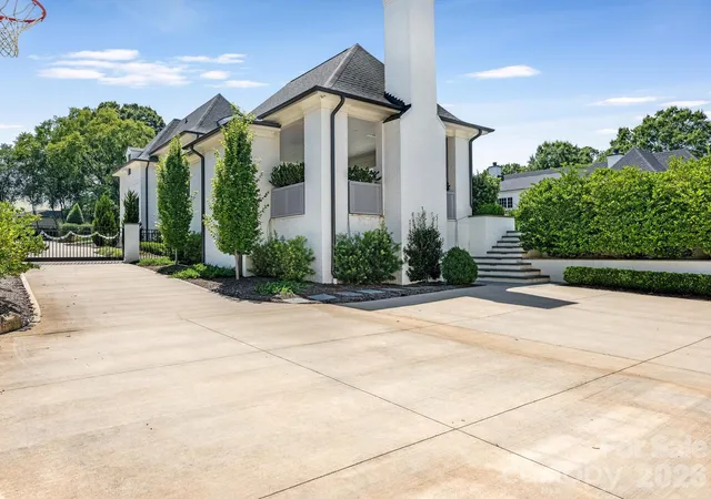 Photo 48 of Mansion for sale at 2422 Ferncliff Rd, Charlotte, NC 28211 | MLS# 4421551 | Listing updated on 2026-09-16