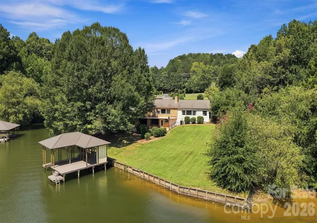 Photo 1 of Single family home for sale at 4830 N Center St, Hickory, NC 28601 | MLS# 4421553 | Listing updated on 2026-10-06