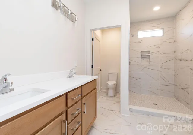 Photo 2 of Single family home for sale at 137 E Arbutus Trl, Hendersonville, NC 28792 | MLS# 4421558 | Listing updated on 2026-09-25