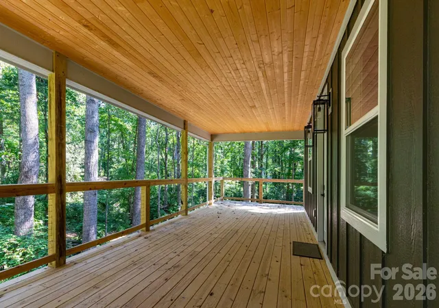 Photo 3 of Single family home for sale at 137 E Arbutus Trl, Hendersonville, NC 28792 | MLS# 4421558 | Listing updated on 2026-09-25