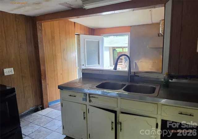 Photo 3 of Single family home for sale at 1304 Old Plank Rd, Salisbury, NC 28144 | MLS# 4421583 | Listing updated on 2026-09-09