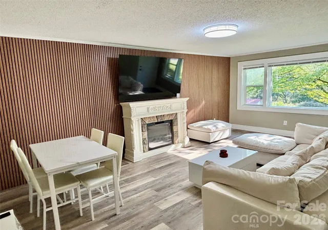 Photo 3 of Single family home for sale at 6622 Mountain Grv Rd, Hickory, NC 28602 | MLS# 4421600 | Listing updated on 2026-09-12