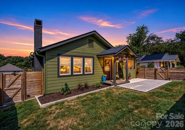 Photo 2 of Single family home for sale at 10 Dale St, Asheville, NC 28806 | MLS# 4421606 | Listing updated on 2026-09-28